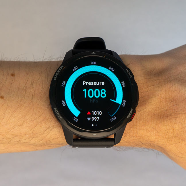 The screen is superb, with high brightness and good viewing angles
